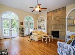 20279 Island View Ct, Sterling, VA 20165