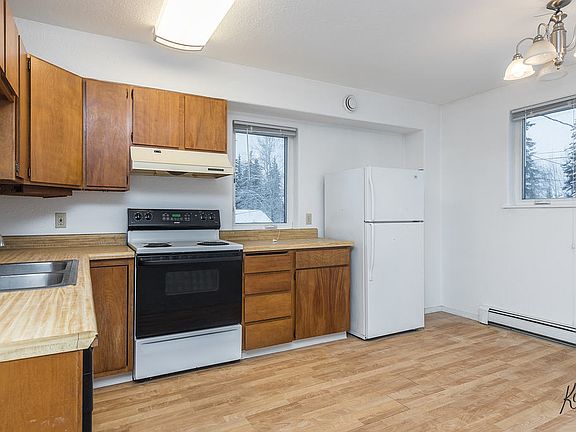 5th image of 2406 Mercier St APT 1