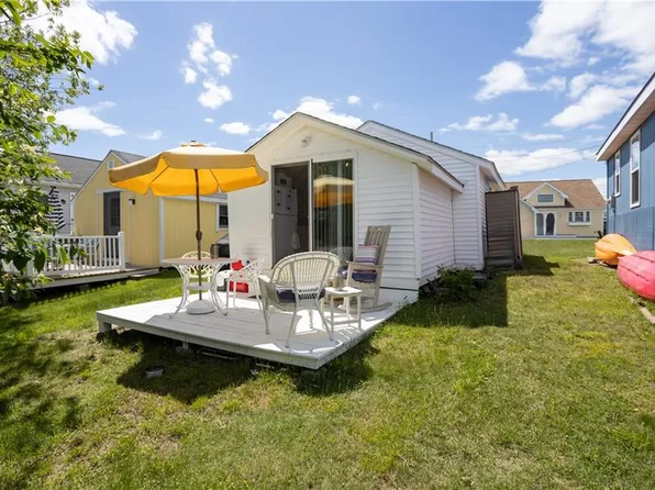 64 Burnside Ave Unit 61, Narragansett, RI 02882