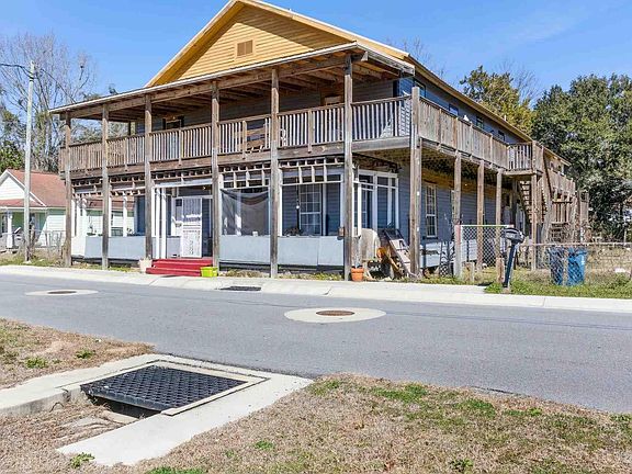 2nd image of 426 Front St