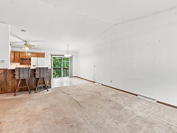 5th image of 117 Manor COURT