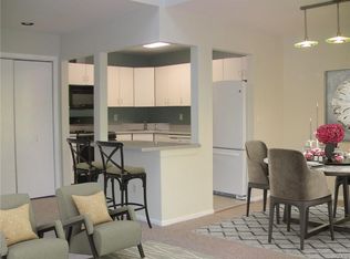 42 Timberline Dr, Nanuet, NY 10954