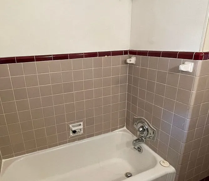 519 E Center St — Photo 5