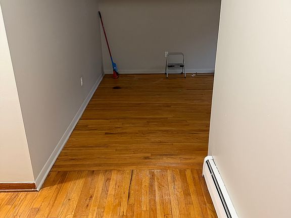 2nd image of 2039 E Genesee St #3