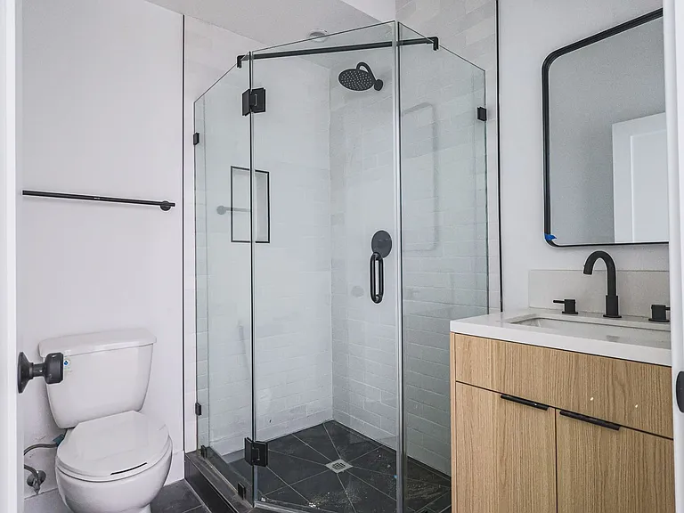 New Construction Luxury 4 Bed Townhomes With Roof Decks — Photo 53