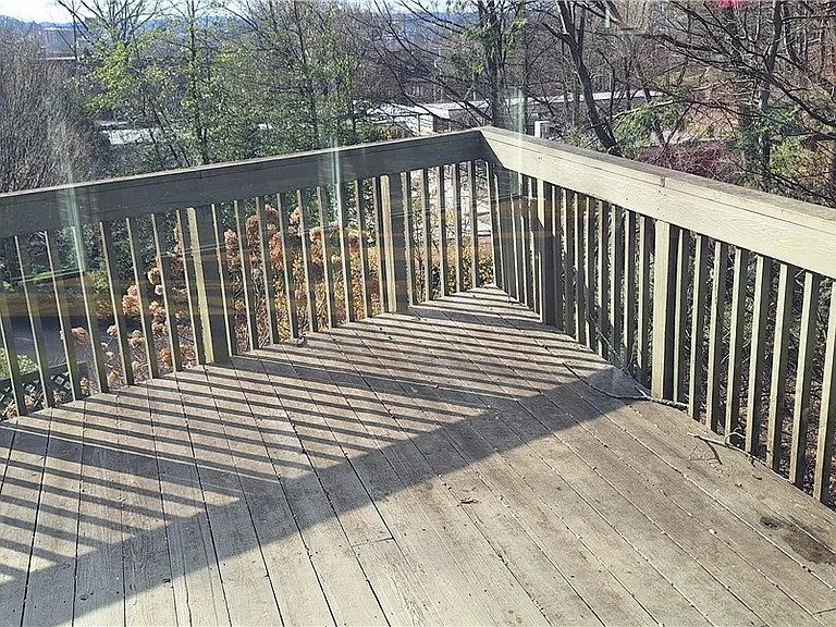 90 E Woodland Rd — Photo 11