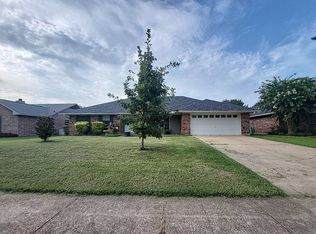 521 Glenwood Dr, Bossier City, LA 71111