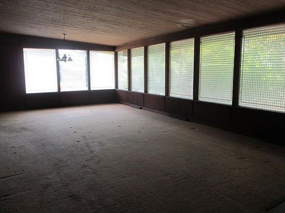4th image of 20227 Cottage Grove Ave