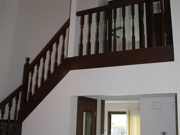 3rd image of 7320 Sandy Creek Dr