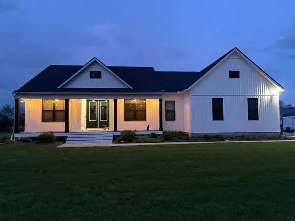 561 Brindle Rd, Ostrander, OH 43061