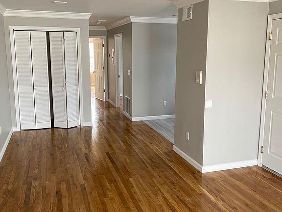 3rd image of 177 Roosevelt Ave #1