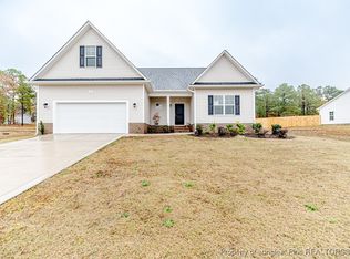 24 Black Oak Pl, Spring Lake, NC 28390
