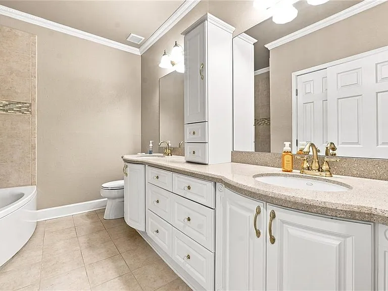 2865 Lenox Rd NE #210 — Photo 21