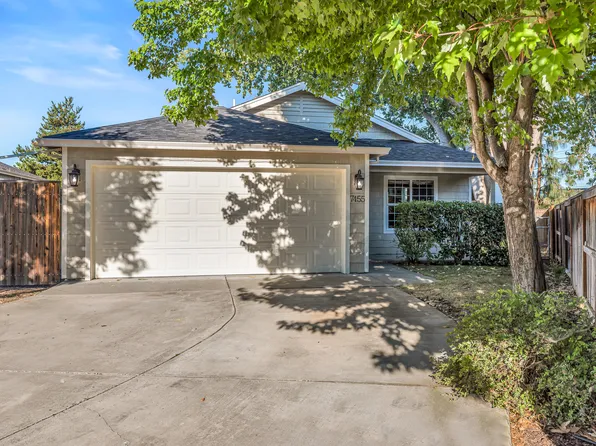 7455 Division Rd, White City, OR 97503