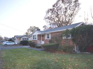 93 Central St, Saugus, MA 01906
