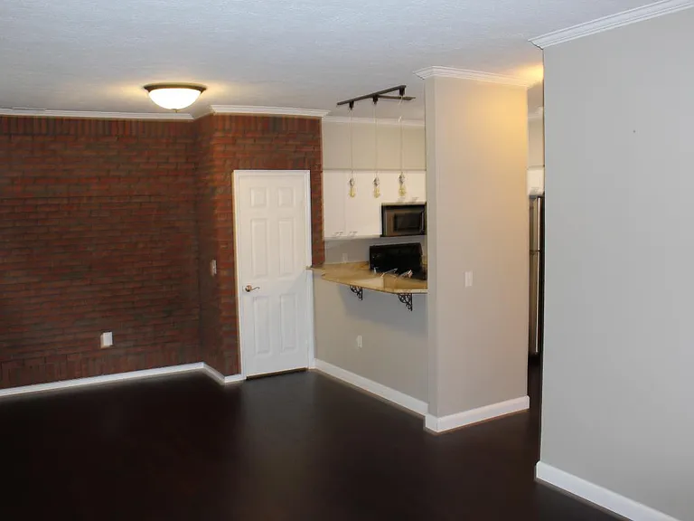 14 W Russell St — Photo 9