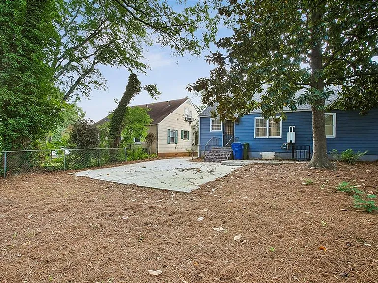 1649 Beecher St SW — Photo 25
