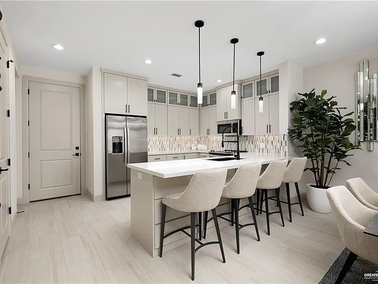 225 Canary Ave — Photo 5