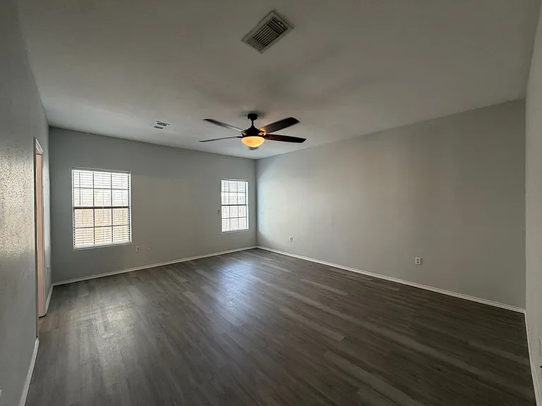 5509 Candace St — Photo 17
