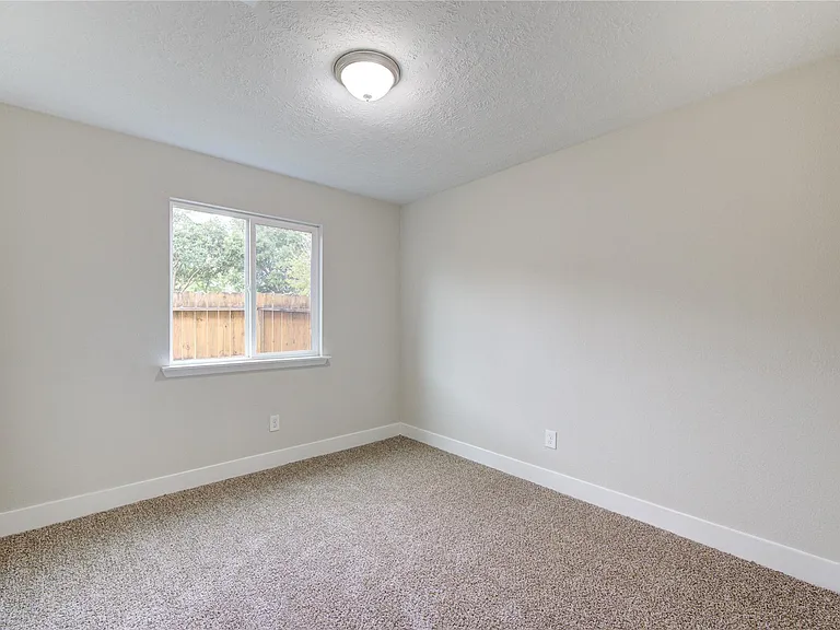 328 Meadow Wood Ct — Photo 15