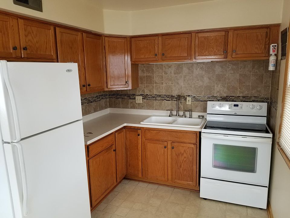 2nd image of 7628 W Howard Ave APT 4