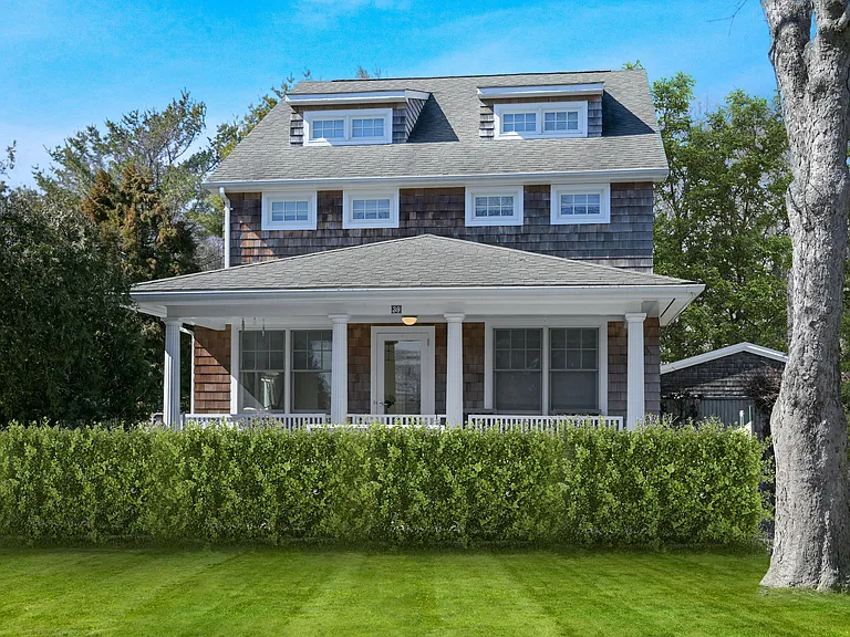 39 Miller Ln W — Photo 1