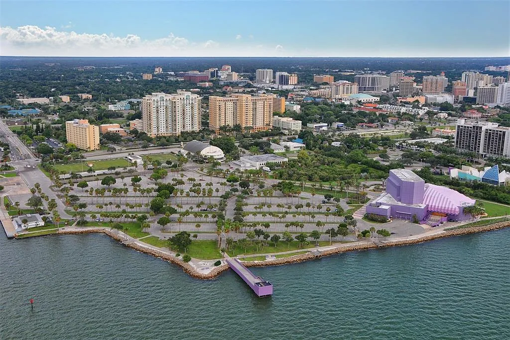 1 bed, 1.0 bath, 945 sqft, $3,000 — Photo 2