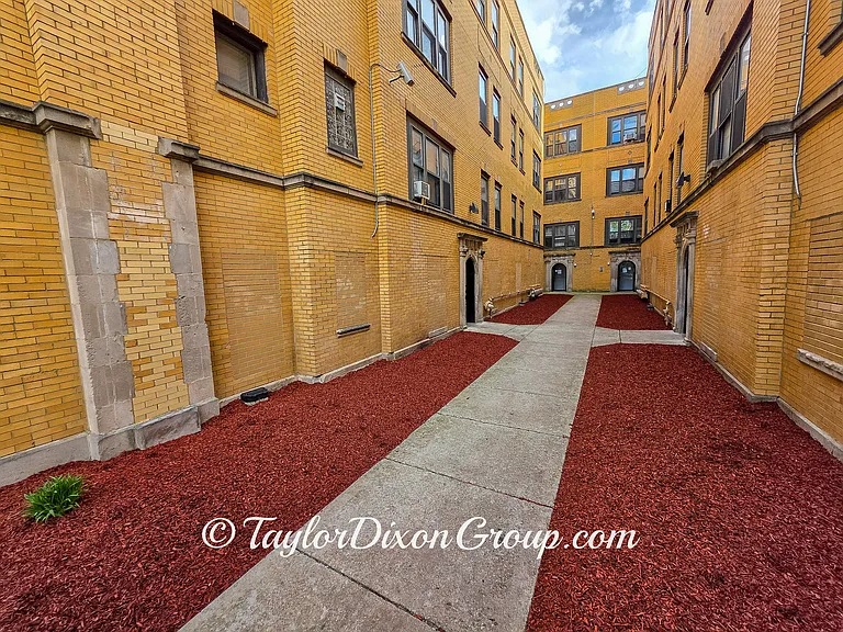 4033 W Gladys Ave #2S — Photo 5