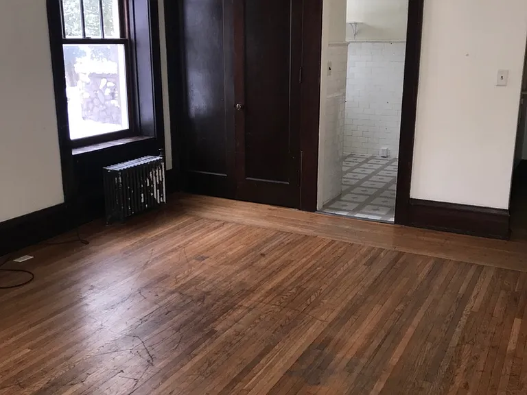 1 N Catlin St — Photo 8