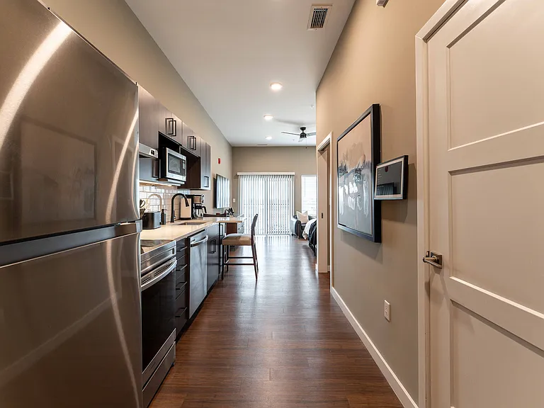 1364 E Battlefield Rd — Photo 67