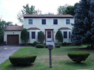 8 Creamery Dr, New Windsor, NY 12553