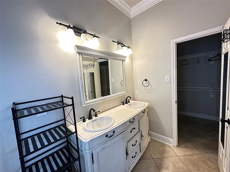 1526 Waterside Village Dr — Photo 11