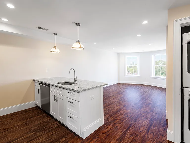 1902 Washington St #7X — Photo 6