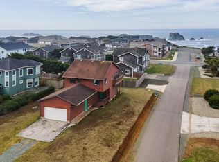 800 Newport Ave SW, Bandon, OR 97411
