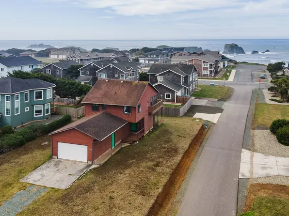 800 Newport Ave SW, Bandon, OR 97411