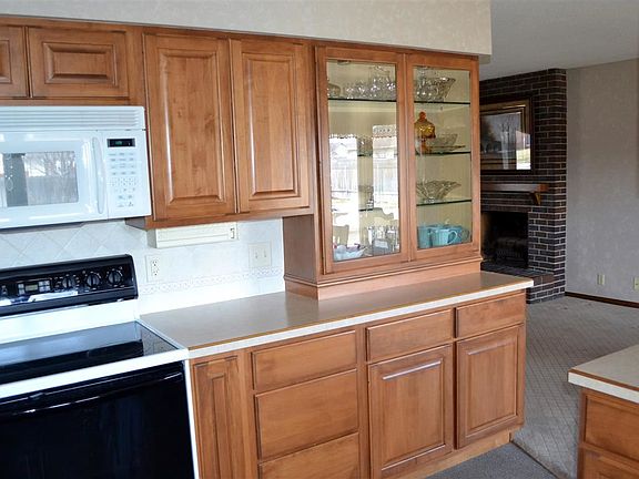 5th image of 2404 Westminster Dr