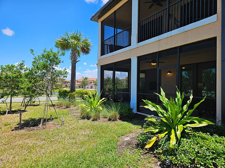 10042 Crooked Creek Dr #103 — Photo 27