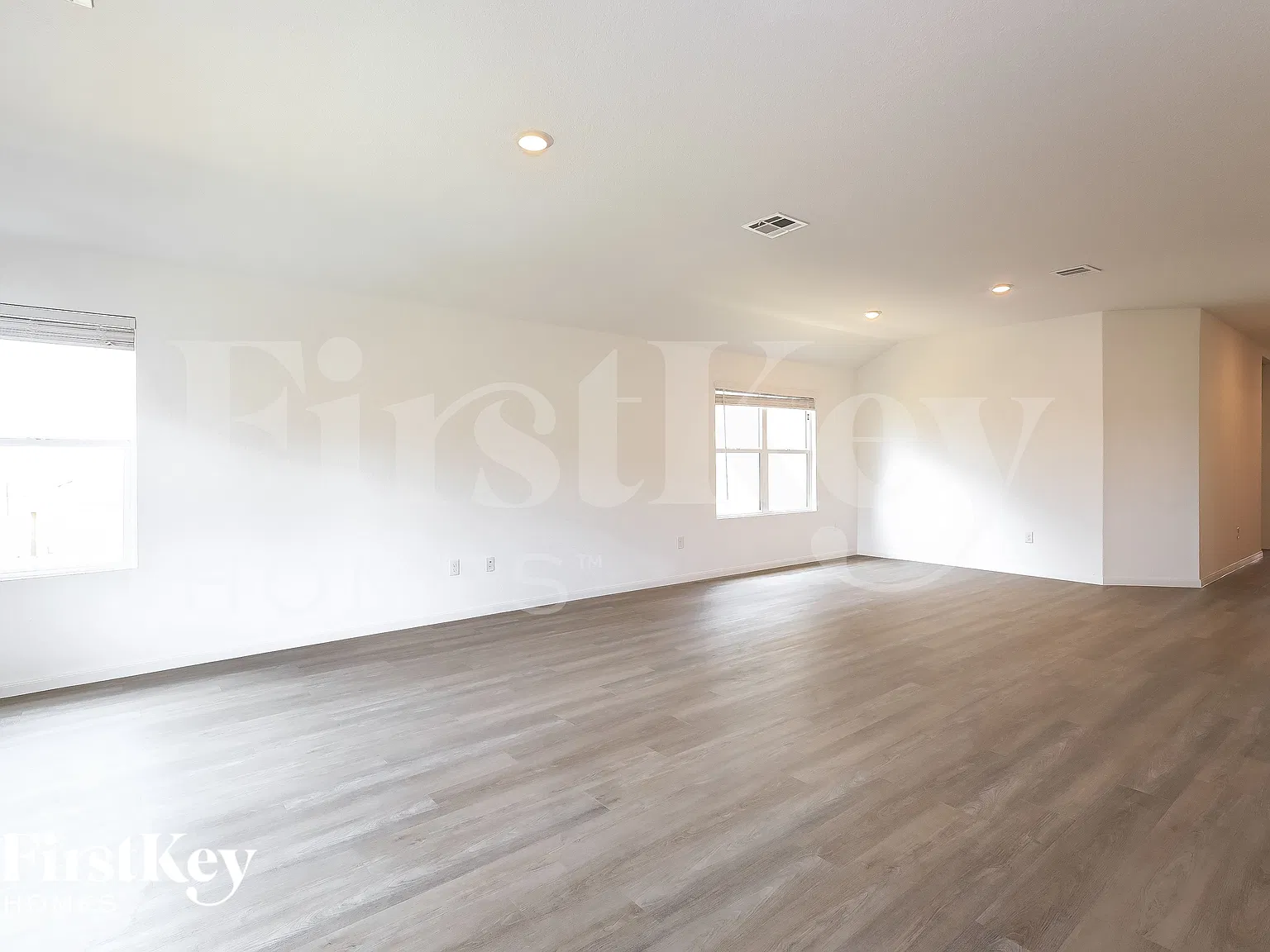4 bed, 4.0 bath, 1966 sqft, $1,890 — Photo 3