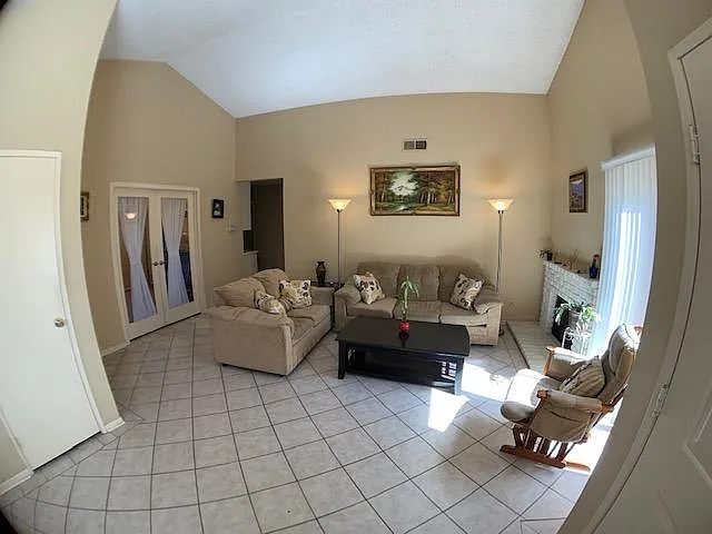 4550 N Ashtree St — Photo 4