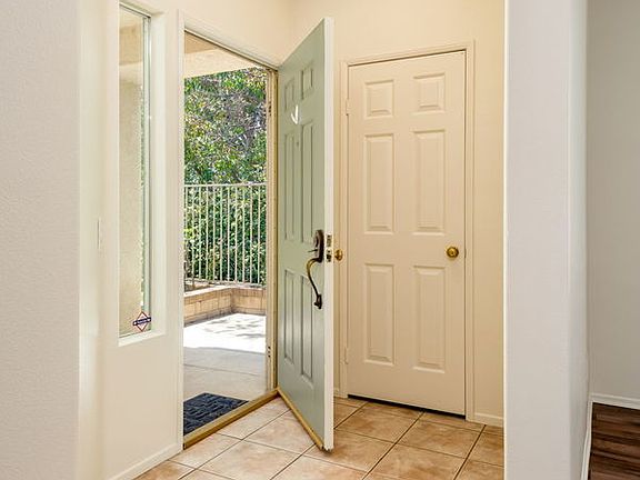 3rd image of 27832 Silverton Ct
