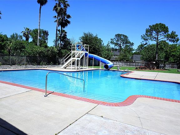 5th image of 203 Greenbriar Dr