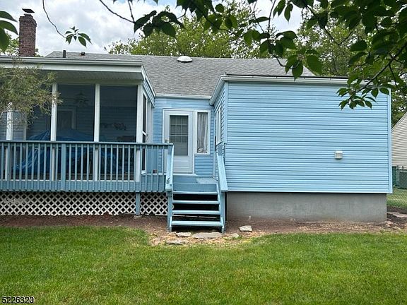 4th image of 473 Cornell Ave