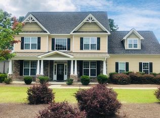 438 Rolling Pines Dr, Spring Lake, NC 28390