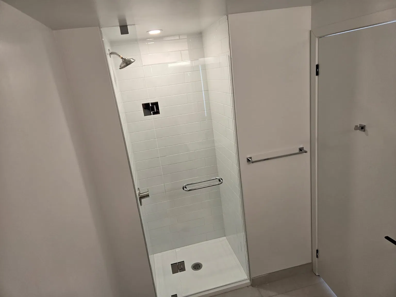 Studio, 320 sqft, $1,800 — Photo 3