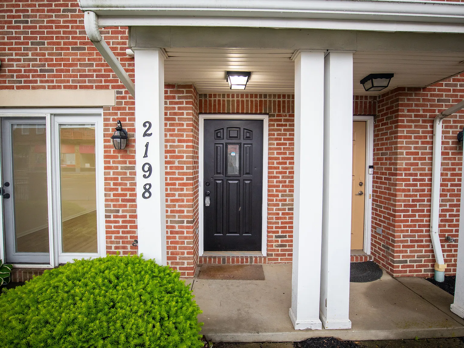 3 bed, 1666 sqft, $1,995 — Photo 2