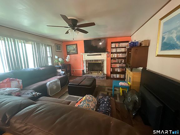 3rd image of 127 Laurel Road