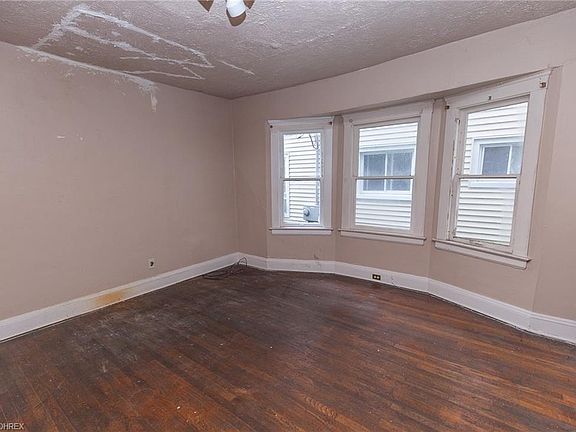 2nd image of 9602 Clifton Blvd