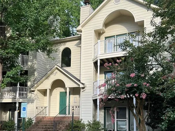 5928 W Friendly Ave Unit M, Greensboro, NC 27410