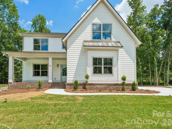2315 Chateau Ct, Matthews, NC 28105