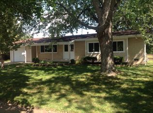 761 Nottingham Ln, Crystal Lake, IL 60014